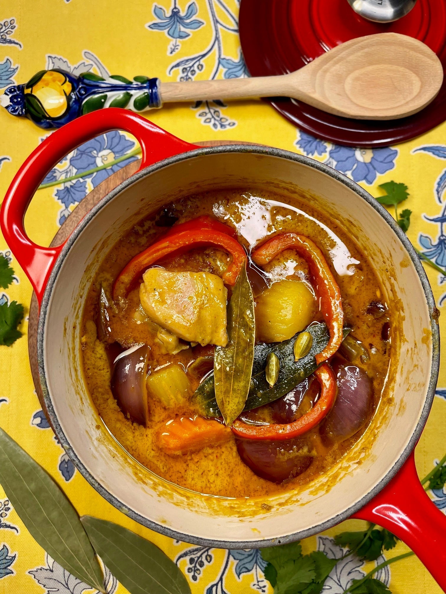Yellow Curry with Chicken - Kaeng Kari