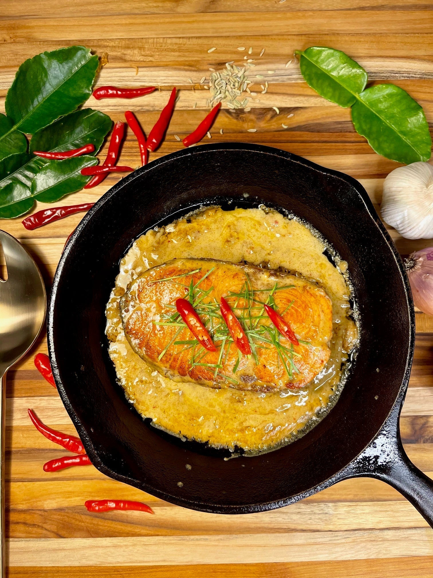 Phaneang with Salmon Steak